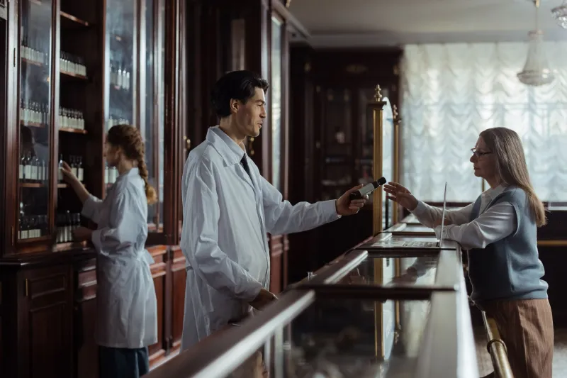 Caught Between the Counter and the Clinic: The Professional Fault Line Dividing Pharmacists and Prescribers on Ivermectin