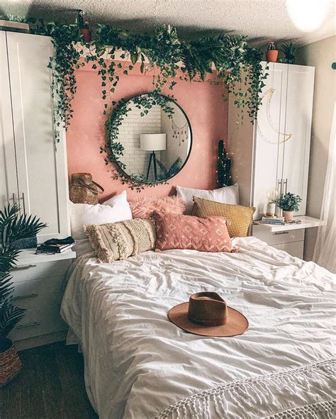 aesthetic bedroom small